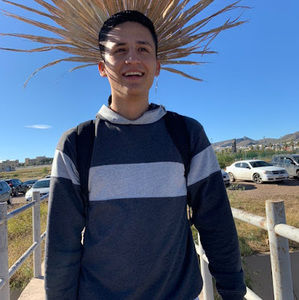 Meet your Posher, Julio iram